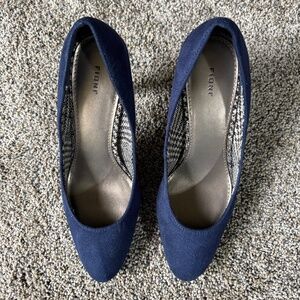 Night blue heel, stylish, Fioni, affordable elegance